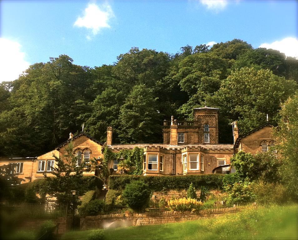 Harefield Hall 2*